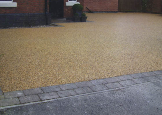 KC Landscaping & Driveways Salisbury Wiltshire photo of resin bound driveway