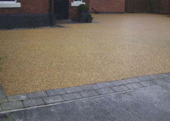 KC Landscaping & Driveways Salisbury Wiltshire example of resin bound driveway